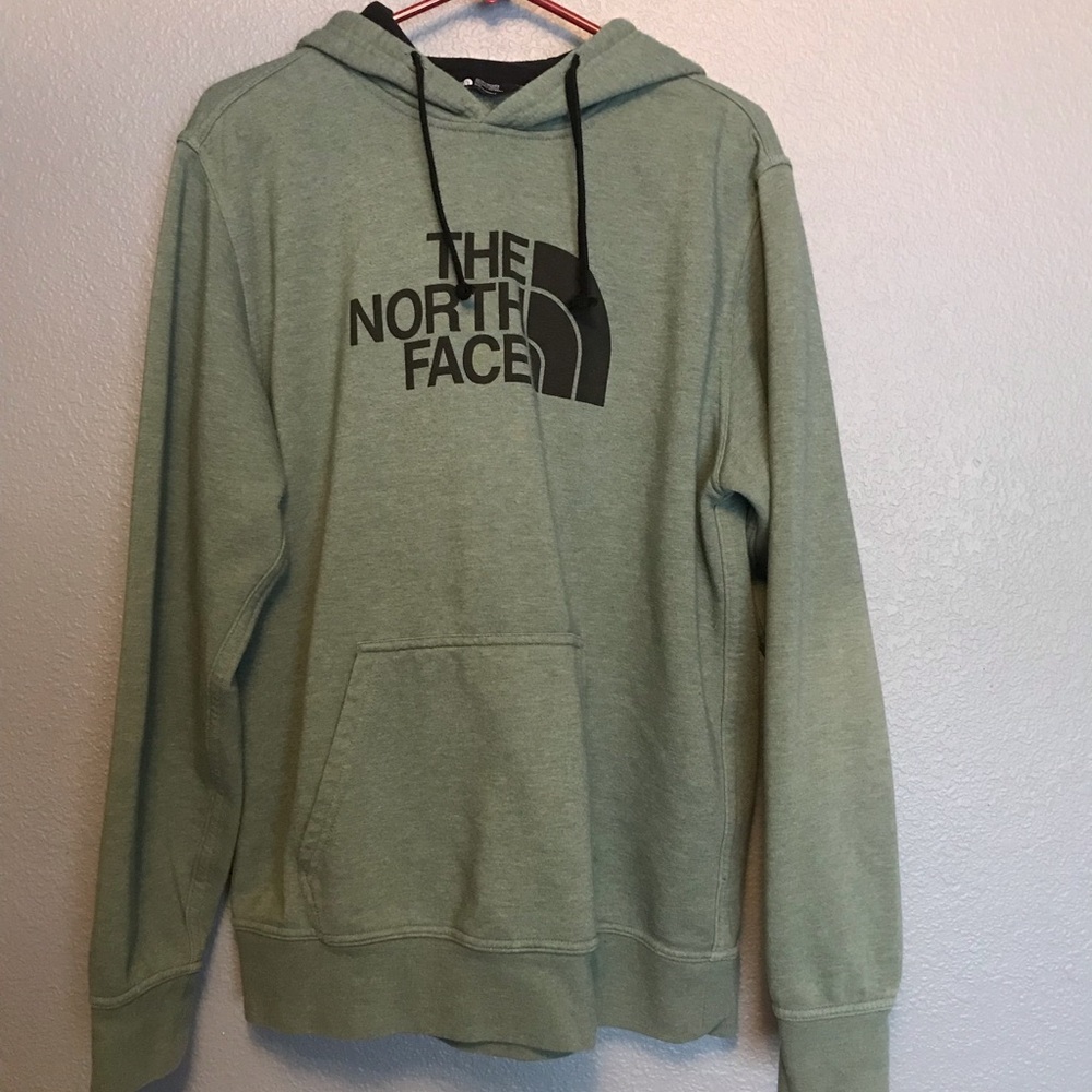 Men’s lightweight Northface hoodie
